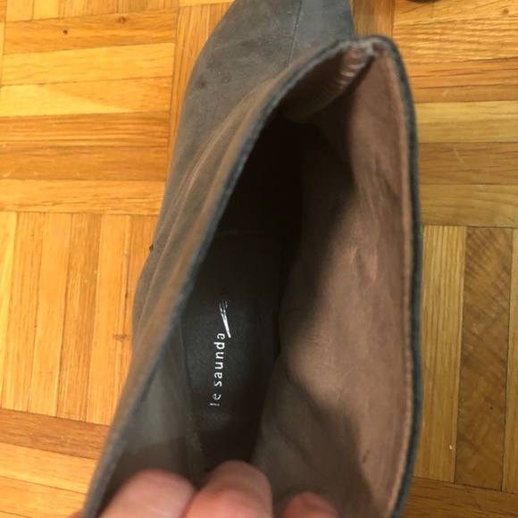 Le Saunda Leather Wedge Booties - Picture 4 of 11